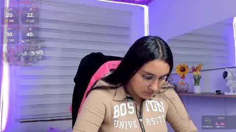 caroline_rodriguez_9 online show from May 11, 2026, 7:11 pm