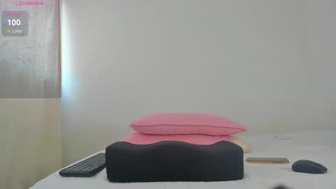 Snapshot of caroline_tovar_ chatting on December 6, 2024, 3:33 pm Caroline Tovar Lovense is active my orgasms in your hands Give me more pleasure and make me cum online show from December 6, 2024, 3:33 pm