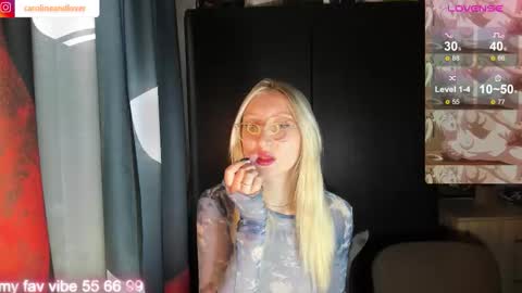 Snapshot of carolineandlover chatting on October 15, 2025, 11:32 am Caroline and Lover online show from October 15, 2025, 11:32 am