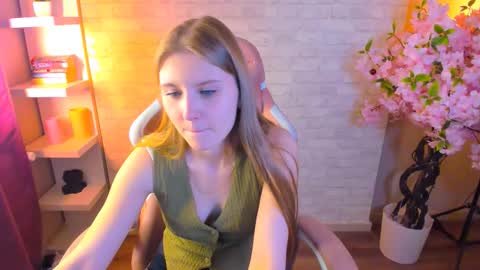 Snapshot of carolinedesire chatting on February 5, 2026, 8:19 am Caroline online show from February 5, 2026, 8:19 am