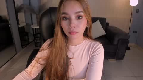 Snapshot of carolinegrace_ chatting on December 11, 2024, 3:02 am Caro online show from December 11, 2024, 3:02 am