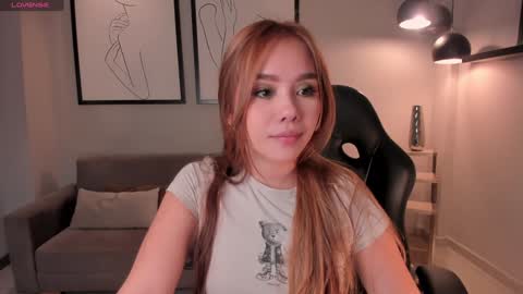 Snapshot of carolinegrace_ chatting on January 18, 2025, 10:39 am Caro online show from January 18, 2025, 10:39 am