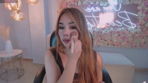 Snapshot of carolinegrace_ chatting on February 6, 2025, 10:48 am Caro online show from February 6, 2025, 10:48 am