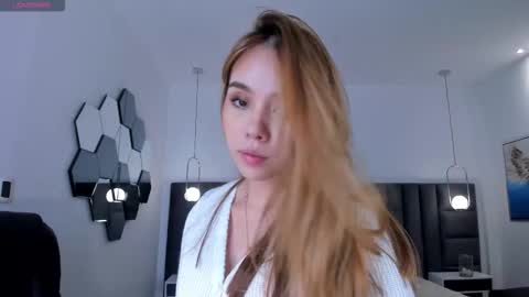 Snapshot of carolinegrace_ chatting on October 27, 2025, 10:41 am Caro online show from October 27, 2025, 10:41 am