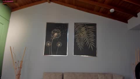 Snapshot of carolinegrace_ chatting on November 3, 2025, 10:16 am Caro online show from November 3, 2025, 10:16 am