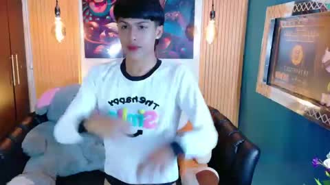 carolinejesh online show from March 27, 2026, 2:06 pm