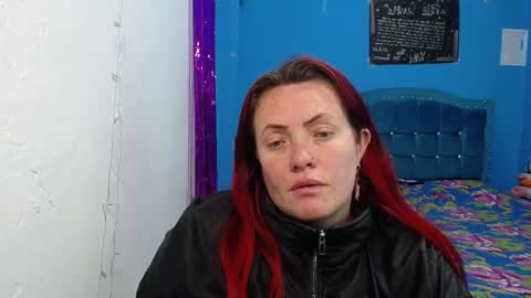 Carolinhe  online show from February 4, 2026, 7:09 pm