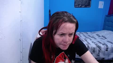 Carolinhe  online show from March 10, 2026, 7:57 am