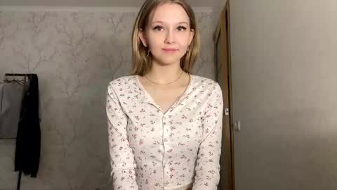 Snapshot of carollkaps chatting on December 15, 2025, 11:03 am Carol online show from December 15, 2025, 11:03 am