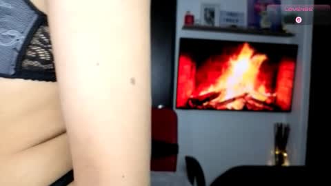 Snapshot of carolynamuzgui chatting on October 15, 2025, 2:22 am Carolinne online show from October 15, 2025, 2:22 am