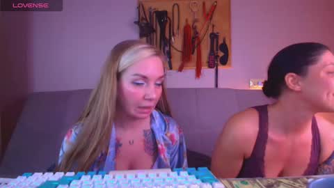 Snapshot of carrie_moonshine chatting on February 26, 2026, 6:51 pm Carrie online show from February 26, 2026, 6:51 pm