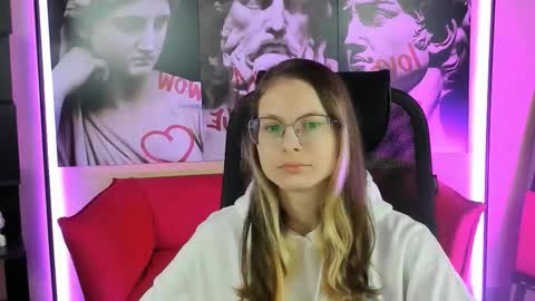 Snapshot of carrie_roses chatting on September 9, 2025, 4:23 am carrie_roses online show from September 9, 2025, 4:23 am