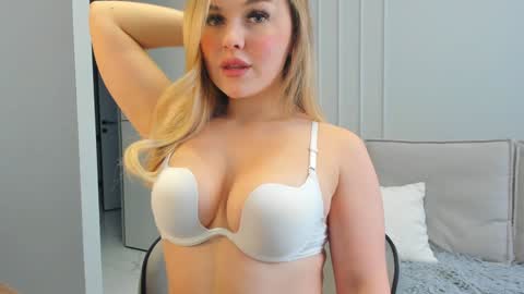 Snapshot of casey_ann chatting on November 15, 2025, 5:49 am ALEXA online show from November 15, 2025, 5:49 am