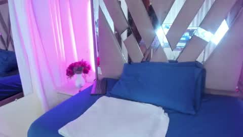 Snapshot of casey_lorens chatting on July 12, 2026, 8:27 am casey online show from July 12, 2026, 8:27 am