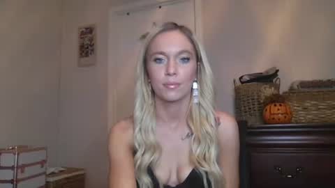 Snapshot of caseygirl6879 chatting on October 26, 2025, 5:30 pm Casey Lakes online show from October 26, 2025, 5:30 pm
