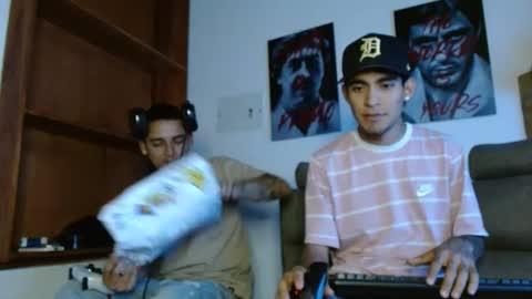 Snapshot of cash_master_san chatting on February 3, 2025, 7:52 pm Cash Master San online show from February 3, 2025, 7:52 pm