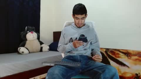 Snapshot of cash_master_san chatting on October 17, 2025, 1:09 am Cash Master San online show from October 17, 2025, 1:09 am