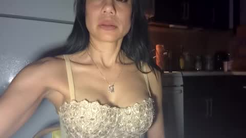 Snapshot of cashmistress81 chatting on April 5, 2026, 10:34 am Roxy online show from April 5, 2026, 10:34 am