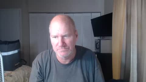 Snapshot of casinocam chatting on February 4, 2026, 5:19 pm CasinoCam online show from February 4, 2026, 5:19 pm