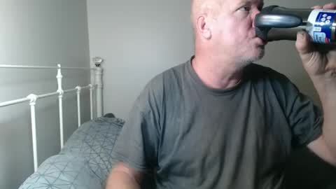 Snapshot of casinocam chatting on February 6, 2026, 11:35 am CasinoCam online show from February 6, 2026, 11:35 am