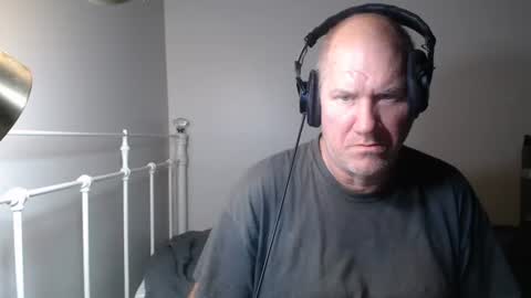 Snapshot of casinocam chatting on February 8, 2026, 5:55 am CasinoCam online show from February 8, 2026, 5:55 am