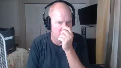 Snapshot of casinocam chatting on February 8, 2026, 6:22 pm CasinoCam online show from February 8, 2026, 6:22 pm