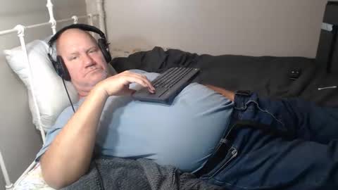 Snapshot of casinocam chatting on February 25, 2026, 4:00 am CasinoCam online show from February 25, 2026, 4:00 am