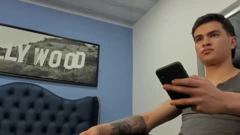 casper_white_ online show from September 21, 2025, 4:47 am