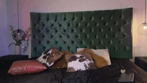 casper_white_ online show from September 27, 2025, 8:14 pm