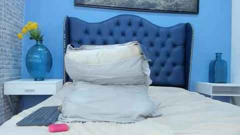 casper_white_ online show from October 3, 2025, 5:04 am