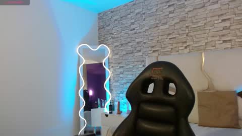 casse_tay online show from November 23, 2025, 3:06 am