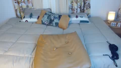 hugecassey online show from March 5, 2025, 7:38 am