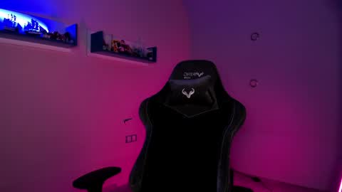 Seductress Cassia  FINDOM AND SADISM  NO NUDE online show from January 18, 2025, 7:37 pm