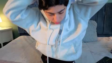 cassie_bloom online show from March 27, 2026, 4:07 am