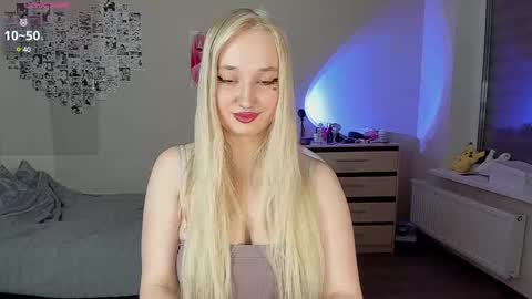 Cassie Rosss online show from February 24, 2025, 11:30 pm