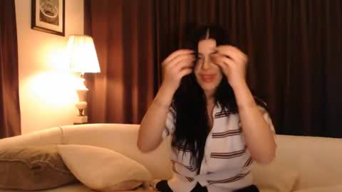 cassiealvarez online show from June 19, 2026, 1:32 am