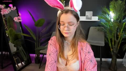 Snapshot of cassiecool chatting on December 24, 2024, 9:33 pm assie online show from December 24, 2024, 9:33 pm