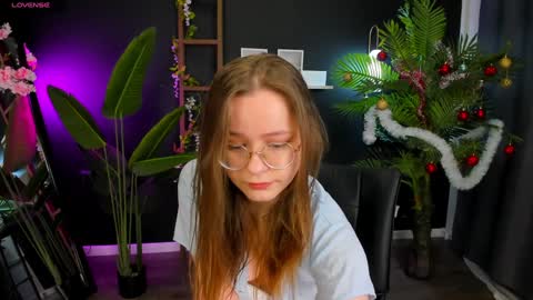 Snapshot of cassiecool chatting on December 27, 2024, 8:50 pm assie online show from December 27, 2024, 8:50 pm