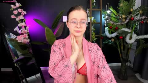 Snapshot of cassiecool chatting on January 1, 2025, 8:47 pm assie online show from January 1, 2025, 8:47 pm