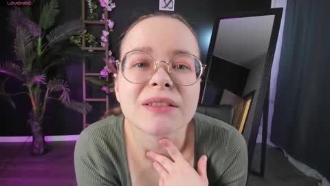 Snapshot of cassiecool chatting on March 8, 2025, 9:08 pm assie online show from March 8, 2025, 9:08 pm