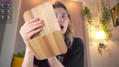 Snapshot of cassieholland chatting on February 28, 2026, 9:32 am Im Cassie3 online show from February 28, 2026, 9:32 am