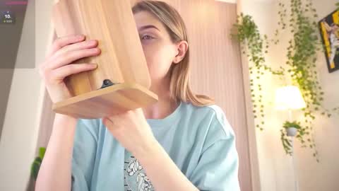 Snapshot of cassieholland chatting on March 4, 2026, 8:31 am Im Cassie3 online show from March 4, 2026, 8:31 am