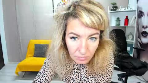 Snapshot of cassiejonas chatting on October 14, 2025, 3:18 am CassieJonas online show from October 14, 2025, 3:18 am