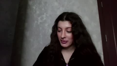 Im Mila online show from May 5, 2026, 12:35 pm