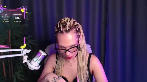 Cassie online show from December 3, 2025, 9:02 pm