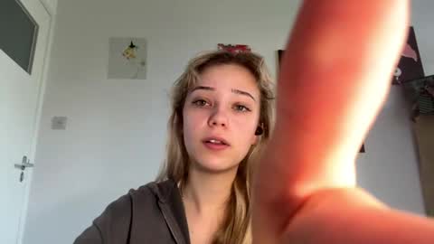 Olivia online show from April 24, 2026, 6:16 am