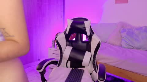 Snapshot of cassiopea__ chatting on May 9, 2026, 3:45 am Paula online show from May 9, 2026, 3:45 am