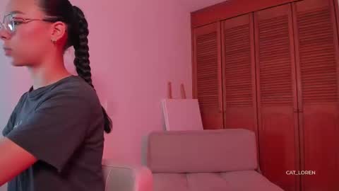 Snapshot of cat_loren chatting on February 19, 2025, 9:47 pm Loren online show from February 19, 2025, 9:47 pm