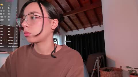 Snapshot of cat_loren chatting on November 4, 2025, 4:06 pm Loren online show from November 4, 2025, 4:06 pm