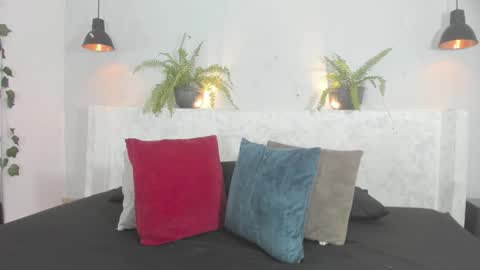 cata_gil1 online show from November 8, 2025, 5:56 pm